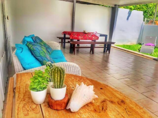 Malilia Beach A Sainte-Anne - Wifi -5 Min A Pied De La Plage 외부 사진